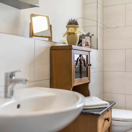 Haus Kellenburg 아파트 *